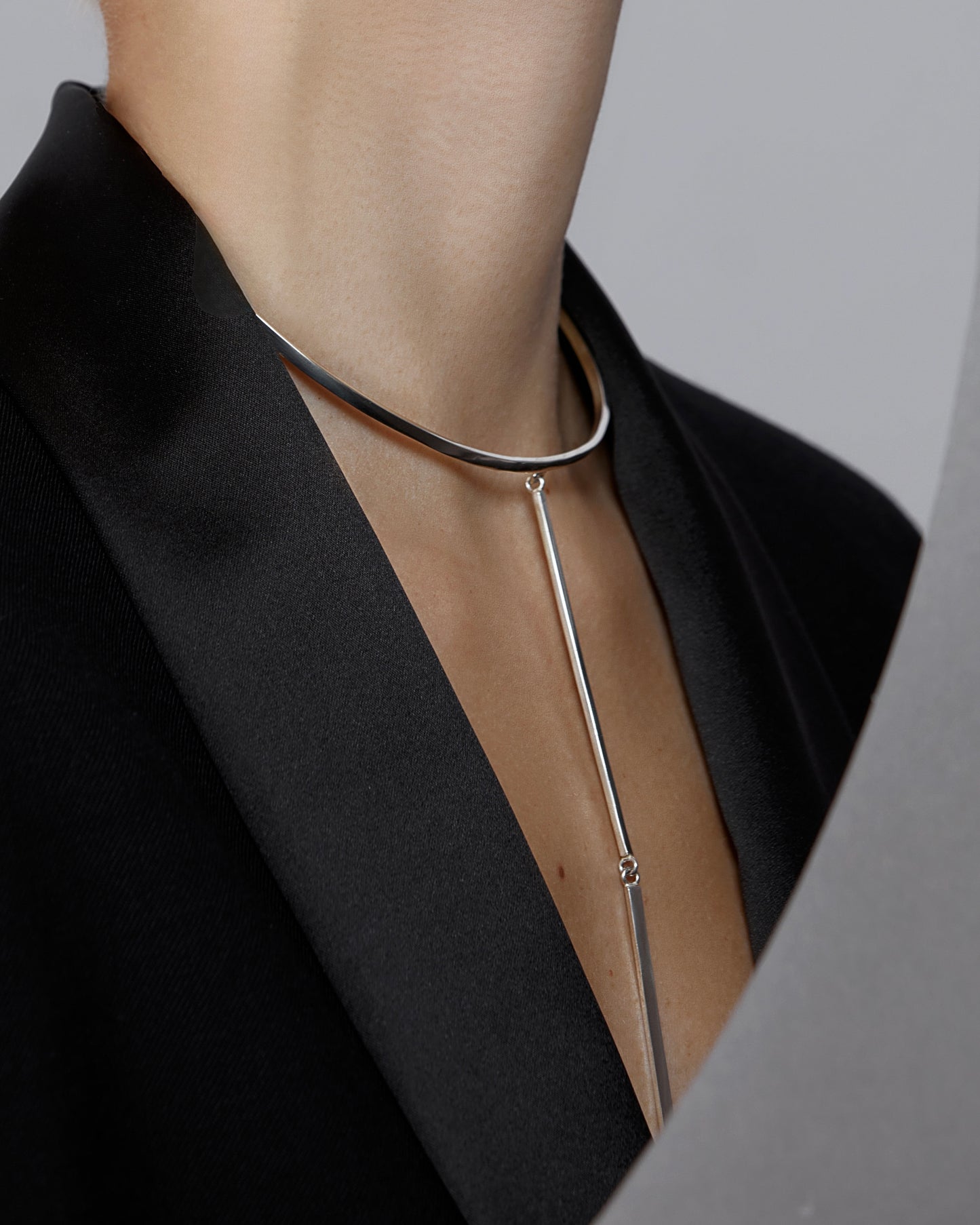 LONG LINE NECKLACE