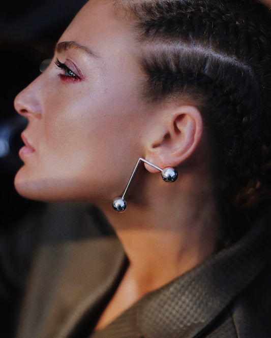 CORNER EARRINGS