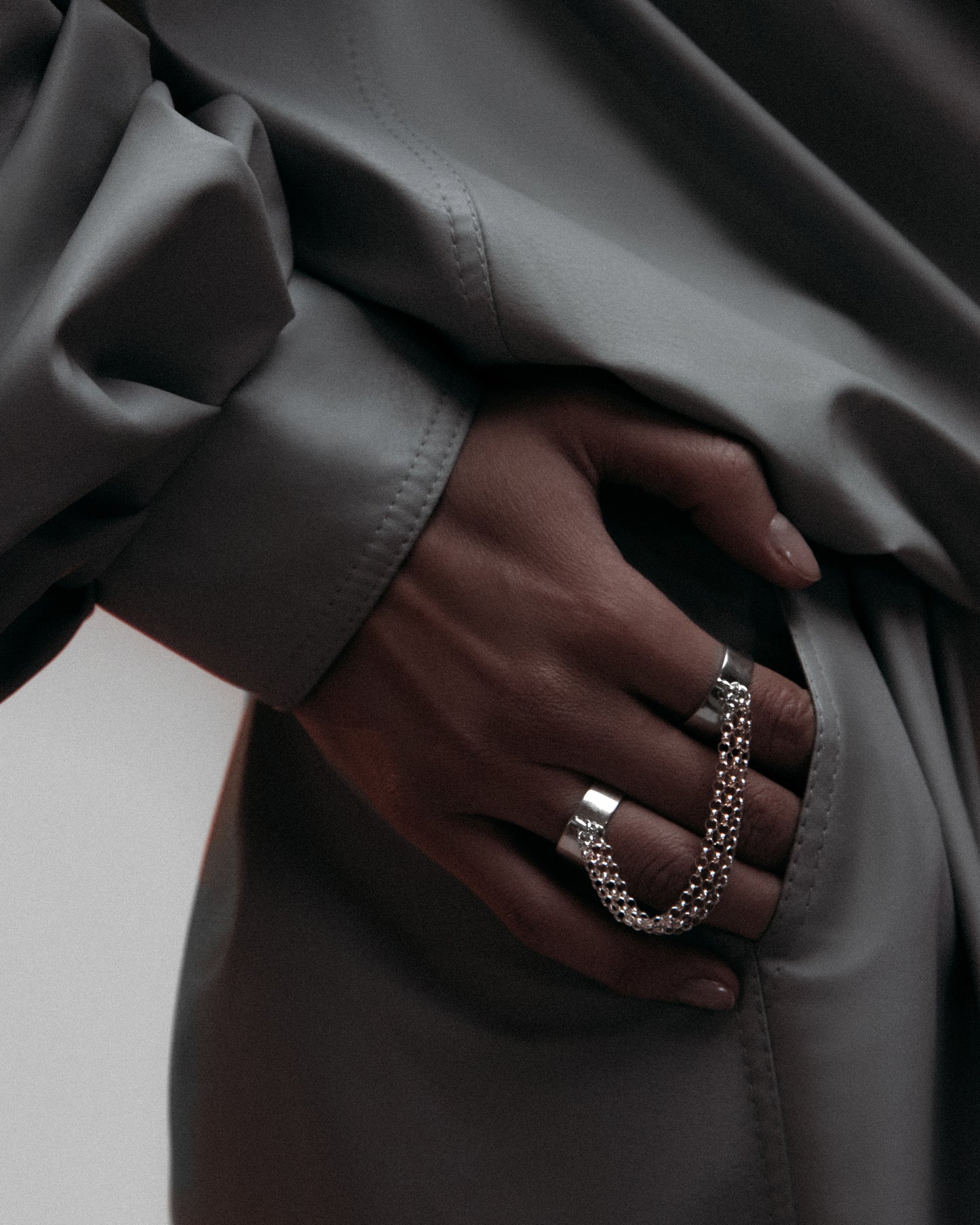 DOUBLE RING WITH CHAIN