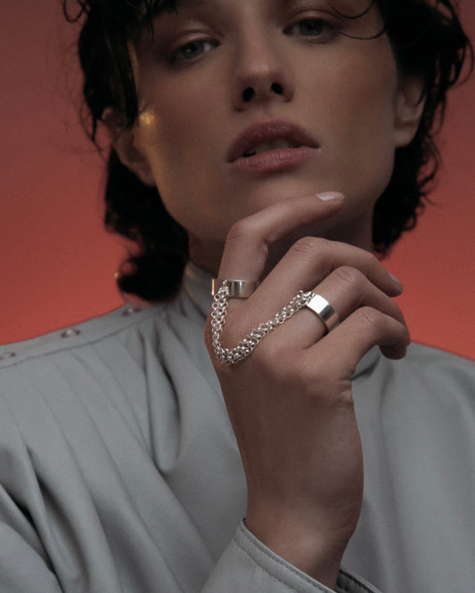 DOUBLE RING WITH CHAIN