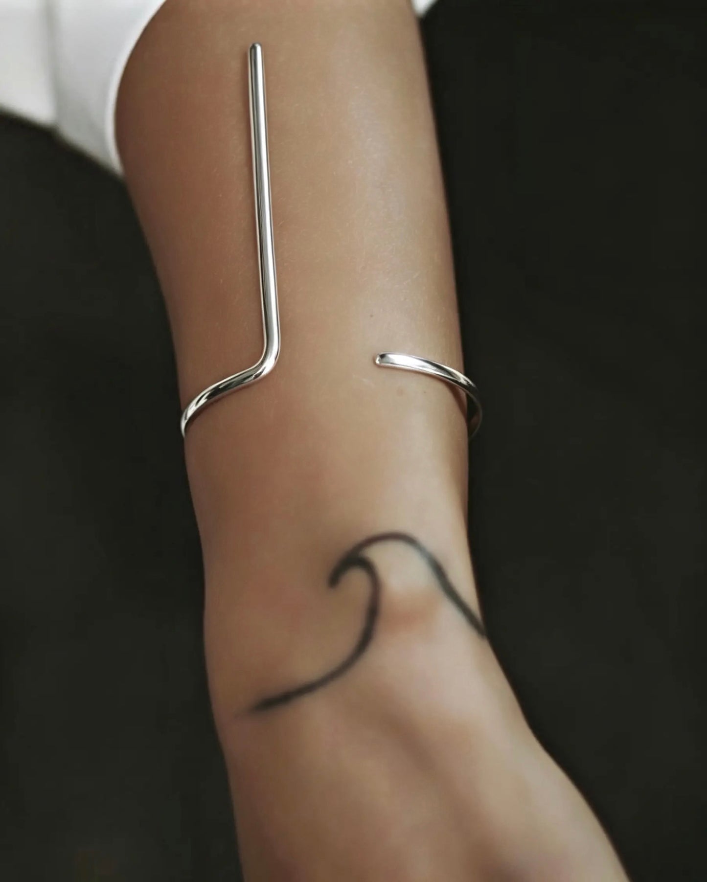 LINE BRACELET