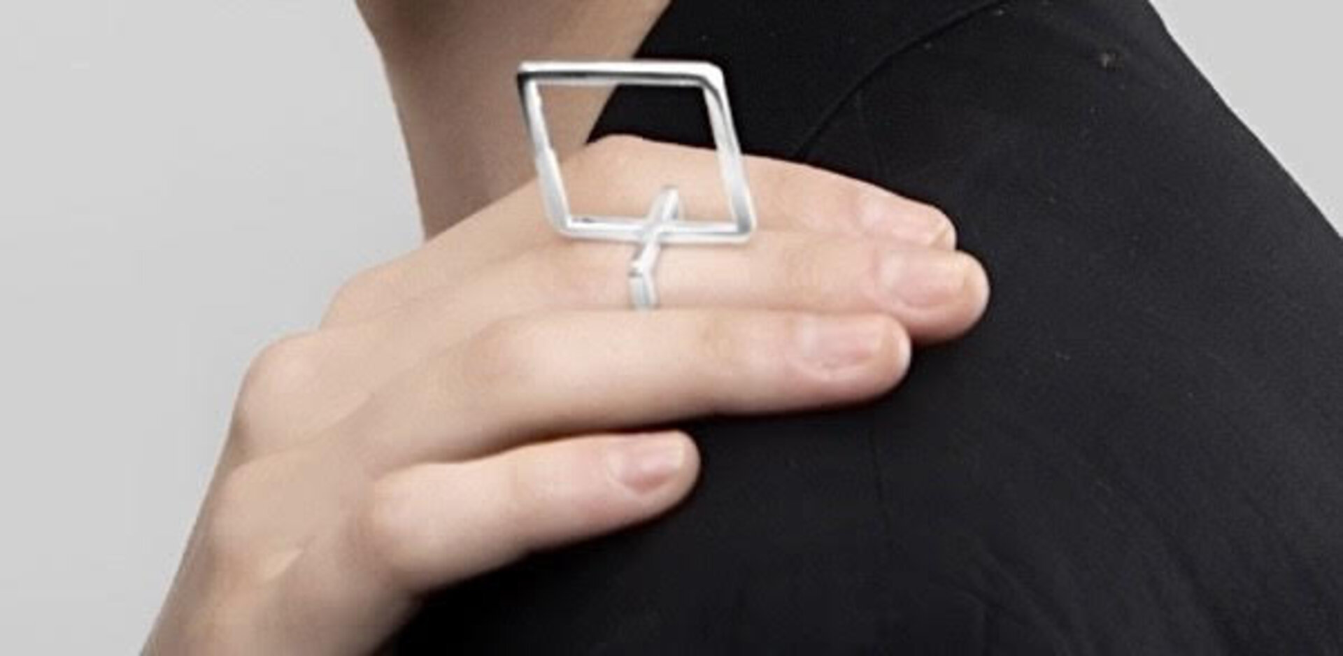 TWO SQUARE RING